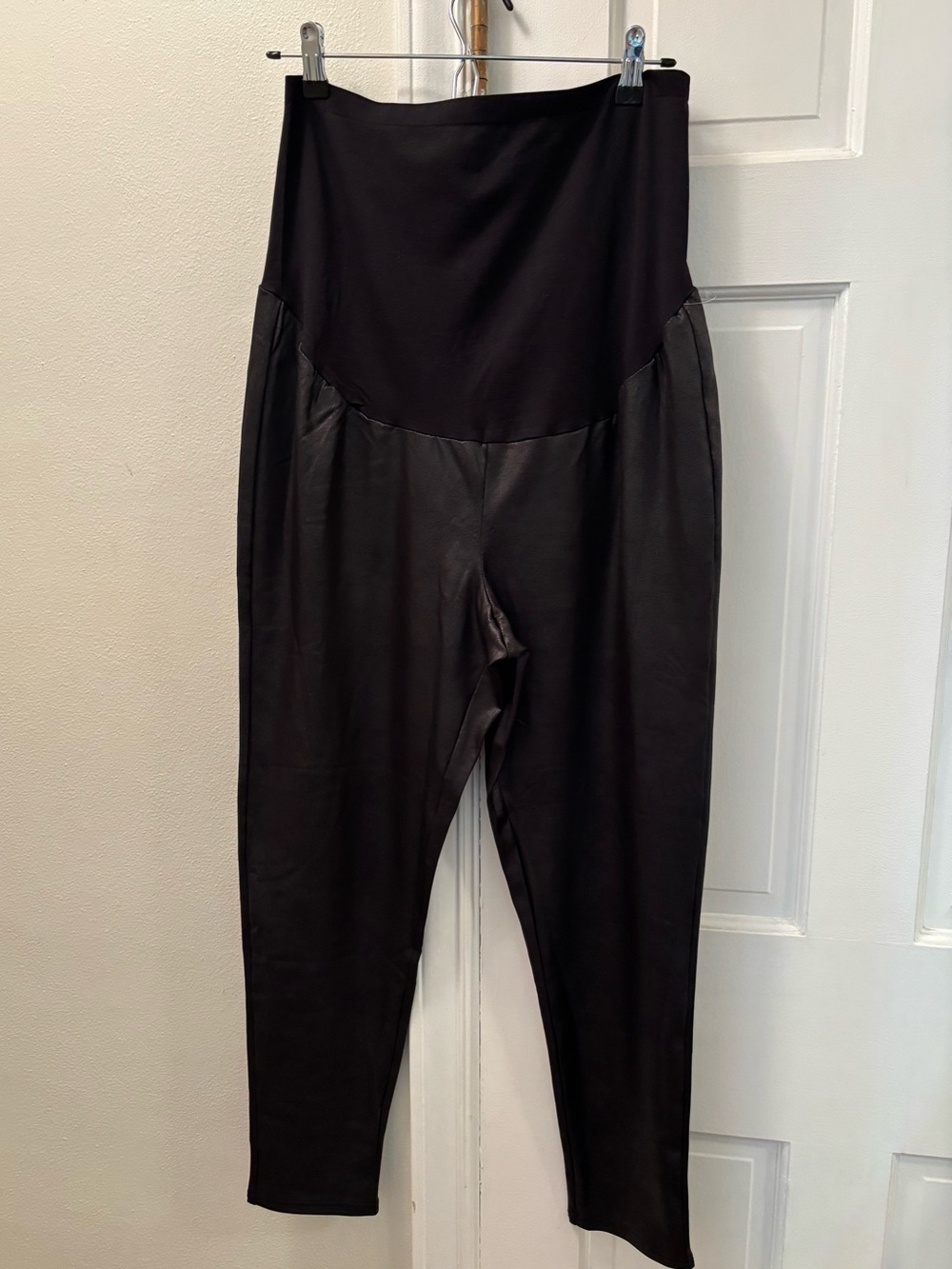 MATERNITY Time and Tru Black Faux-Leather  Leggings 
XL (16-18)